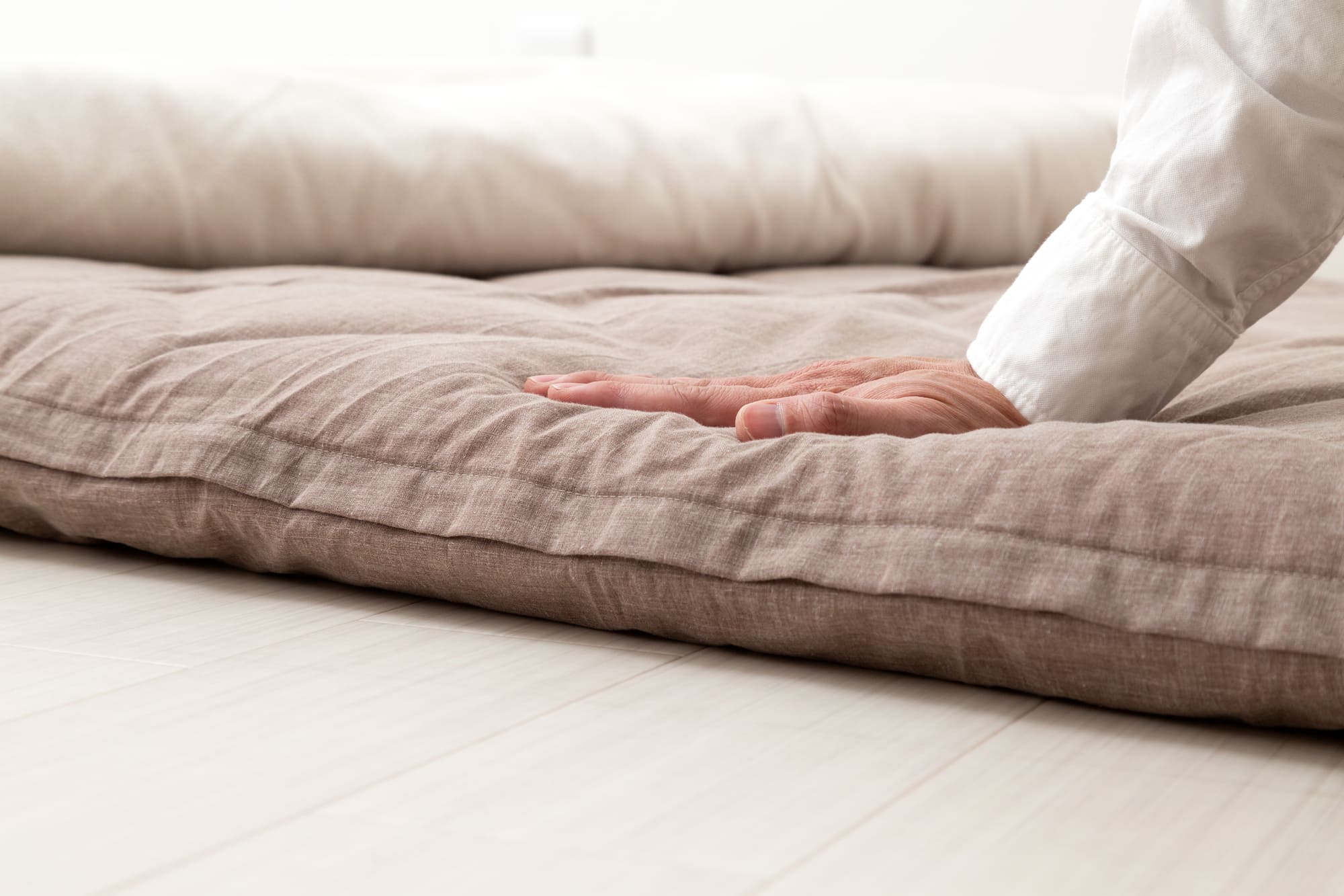 敷布団の寿命は何年？買い替え目安や30年使えるマットレスについて | BRAIN SLEEP OFFICIAL SITE